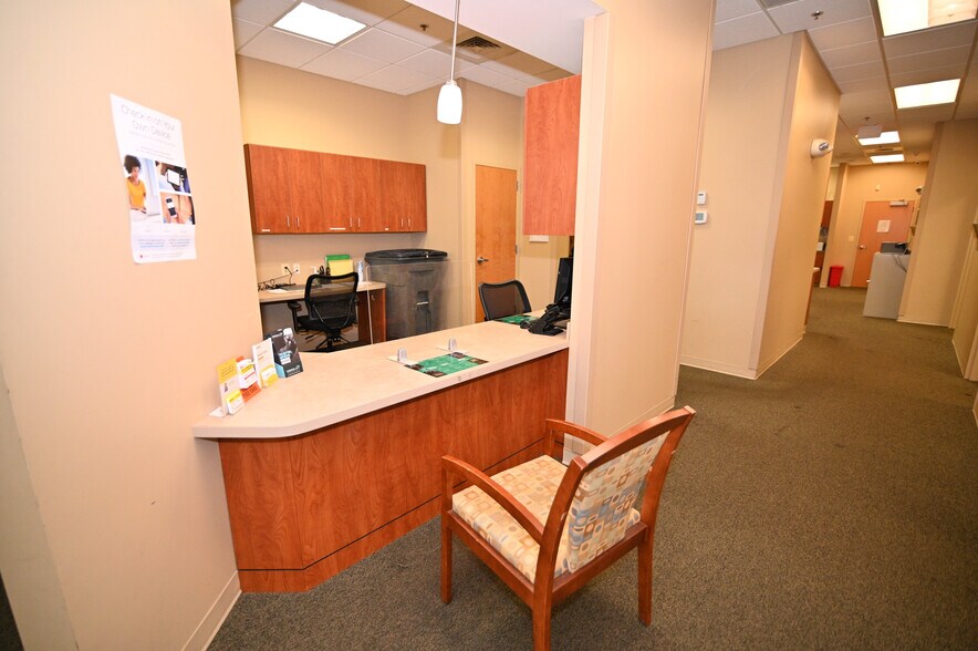 More Photos Of 2960 Technology Pl, Waldorf Research And Development For Lease