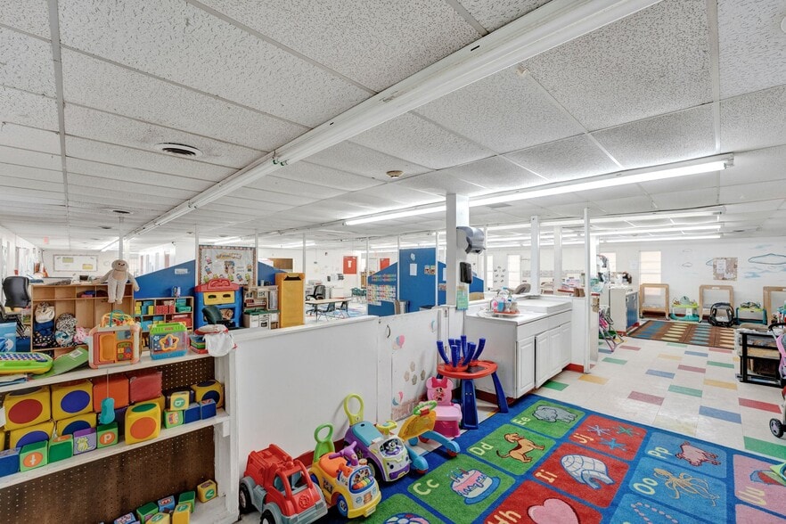 More Photos Of 4826 Cromwell Ave, Memphis Daycare Center For Sale