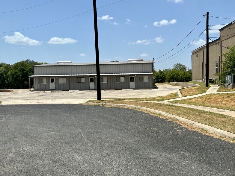 More Photos Of 5711 Monaco Cir, San Antonio Office For Lease
