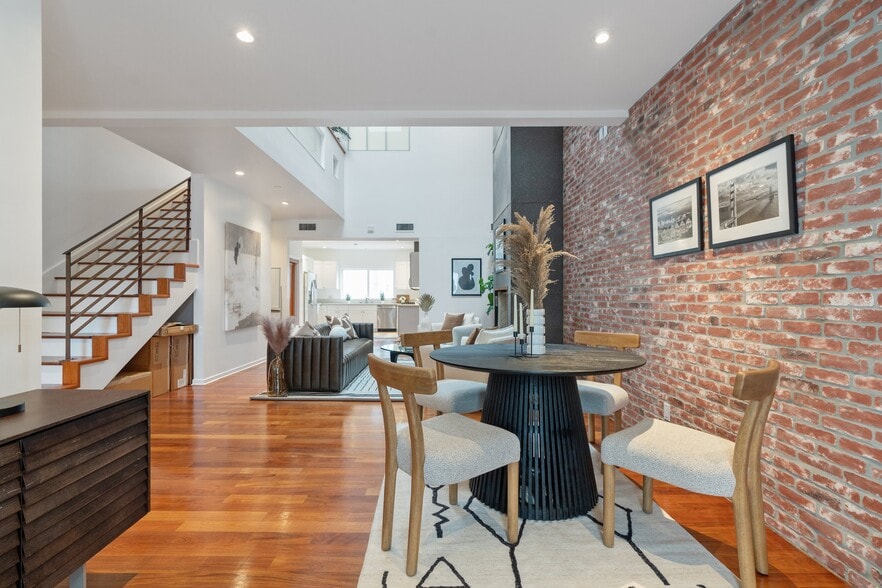 More Photos Of 1411-1413 Cloverfield Blvd, Santa Monica Apartments For Sale