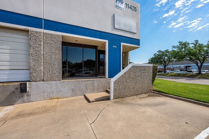 More Photos Of 11420 Mathis Ave, Farmers Branch Unknown For Lease