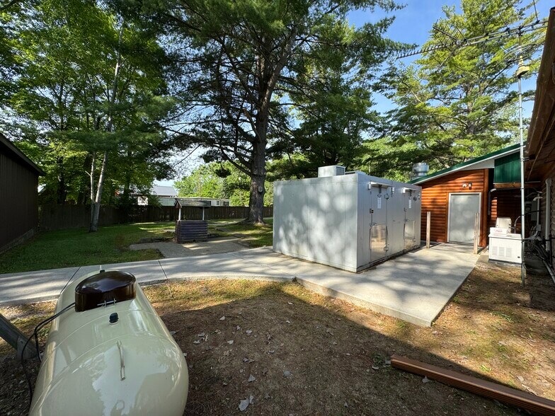 More Photos Of 482 N Sage Lake Rd, Hale Freestanding For Sale