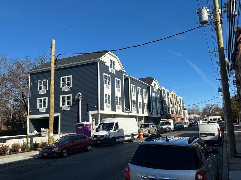 Primary Photo Of 1127 Stuyvesant Ave, Irvington Apartments For Lease