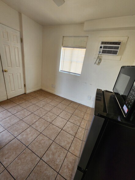 More Photos Of 476 H St, Brawley Apartments For Sale