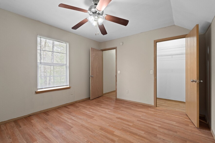 More Photos Of 1810 Hanson Dr, Lavaca Apartments For Sale