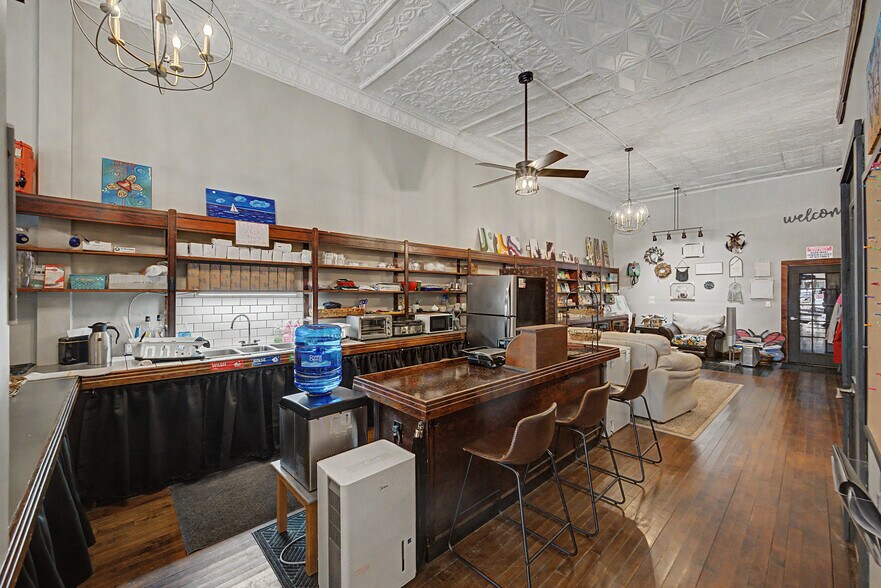 More Photos Of 806 12th St, Belle Plaine Storefront Retail Residential For Sale