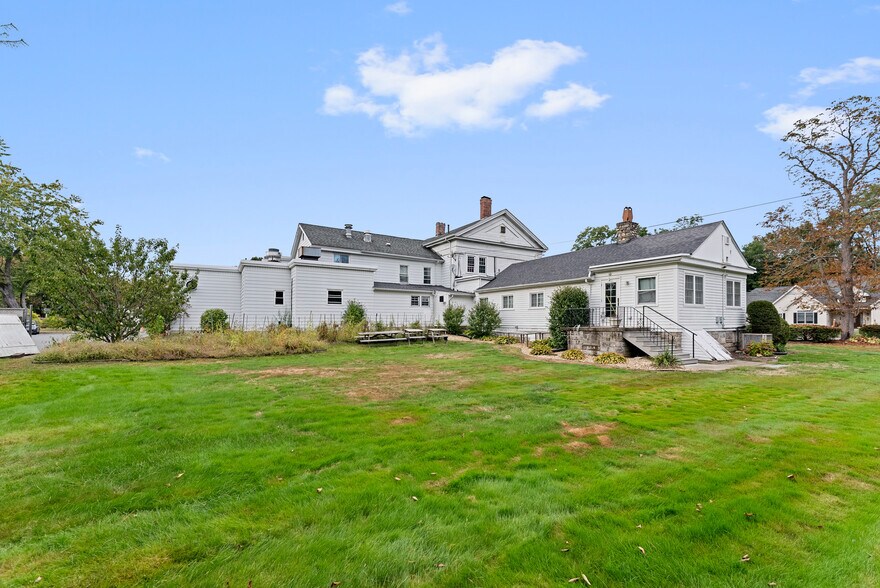 More Photos Of 135 Cooper St, Agawam Specialty For Sale