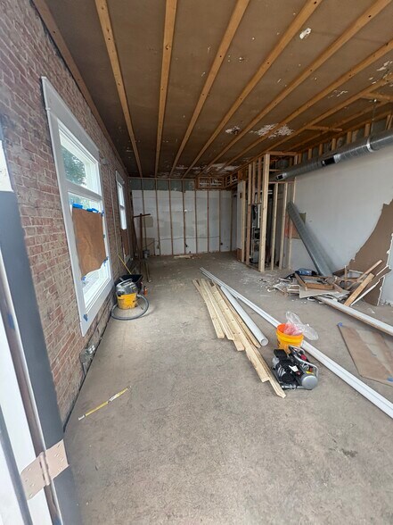 More Photos Of 131 Elm St, Ludlow Loft Creative Space For Lease