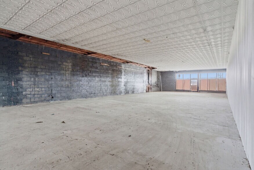 More Photos Of 657 Silas Deane Hwy, Wethersfield Freestanding For Lease