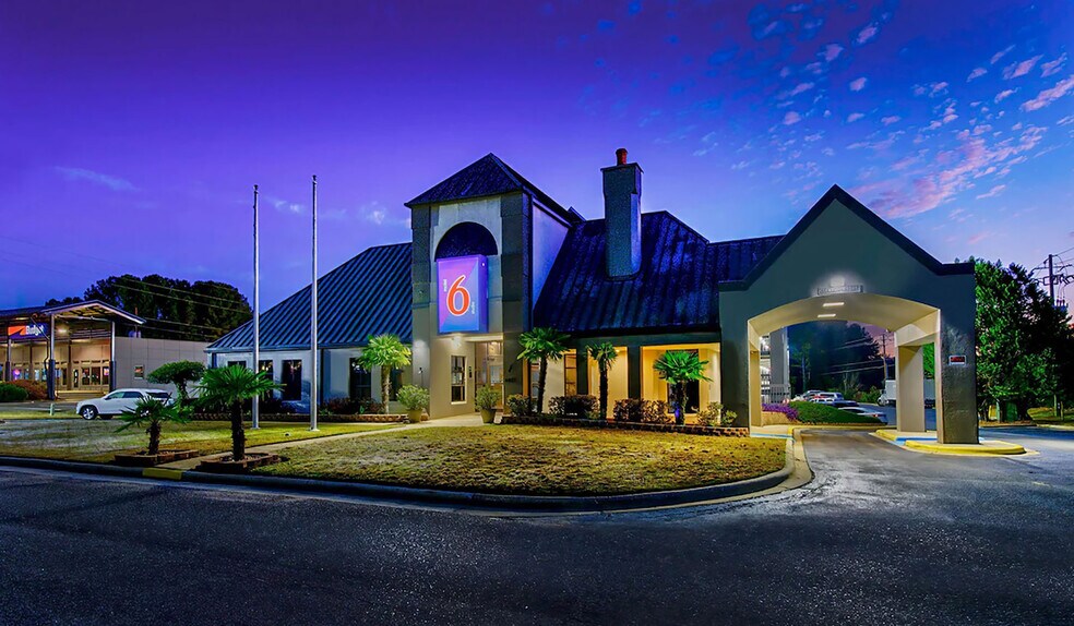 More Photos Of 4627 280 Hwy, Birmingham Hotel For Sale