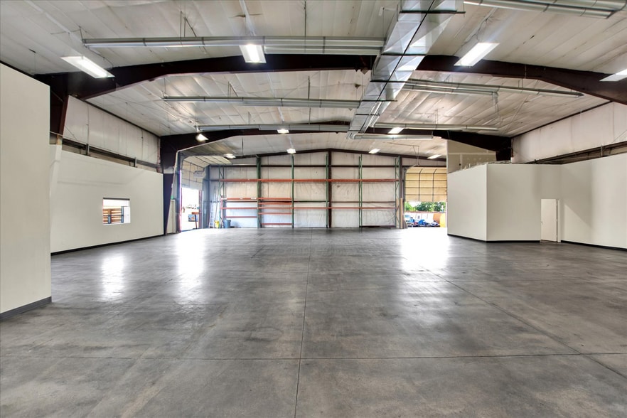 More Photos Of 7905 W 120th Ave, Broomfield Flex For Lease