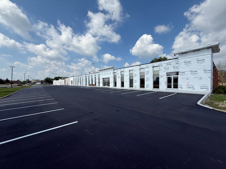 More Photos Of 11325 Reed Hartman Hwy, Blue Ash Flex For Lease