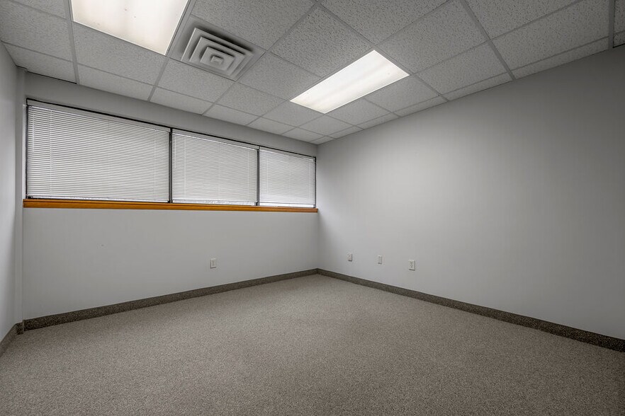 More Photos Of 2425 Regency Rd, Lexington Office For Sale