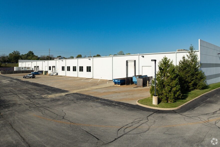 More Photos Of 9787 Green Park Industrial Dr, Saint Louis Manufacturing For Lease
