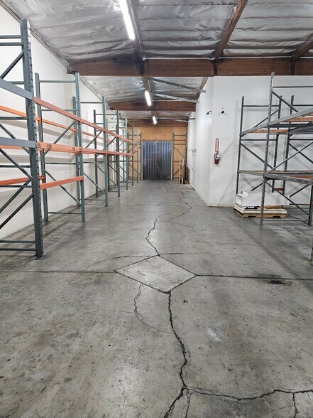 More Photos Of 19521 Business Center Dr, Northridge Warehouse For Lease