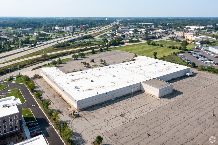 More Photos Of 12700 Reeck Rd, Southgate Warehouse For Lease