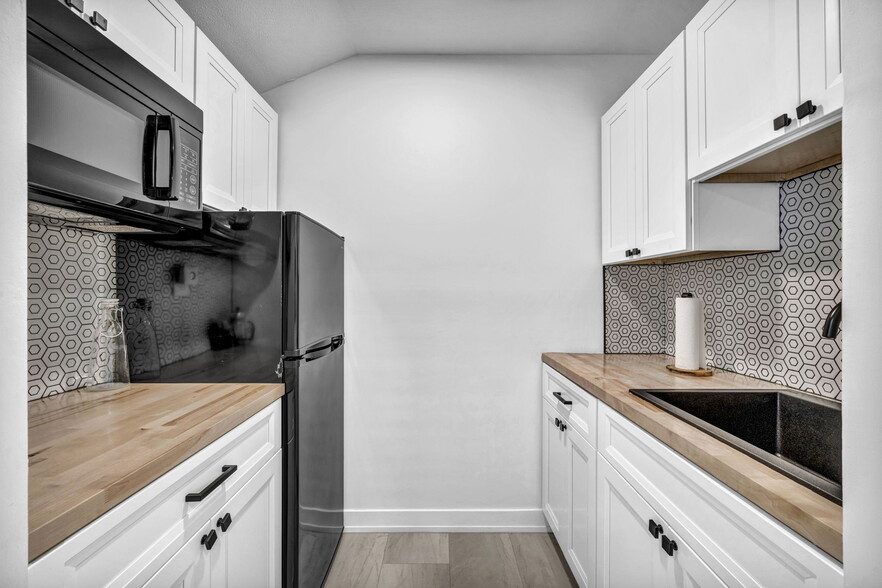 More Photos Of 1929 E Royalton Rd, Broadview Heights Office For Lease