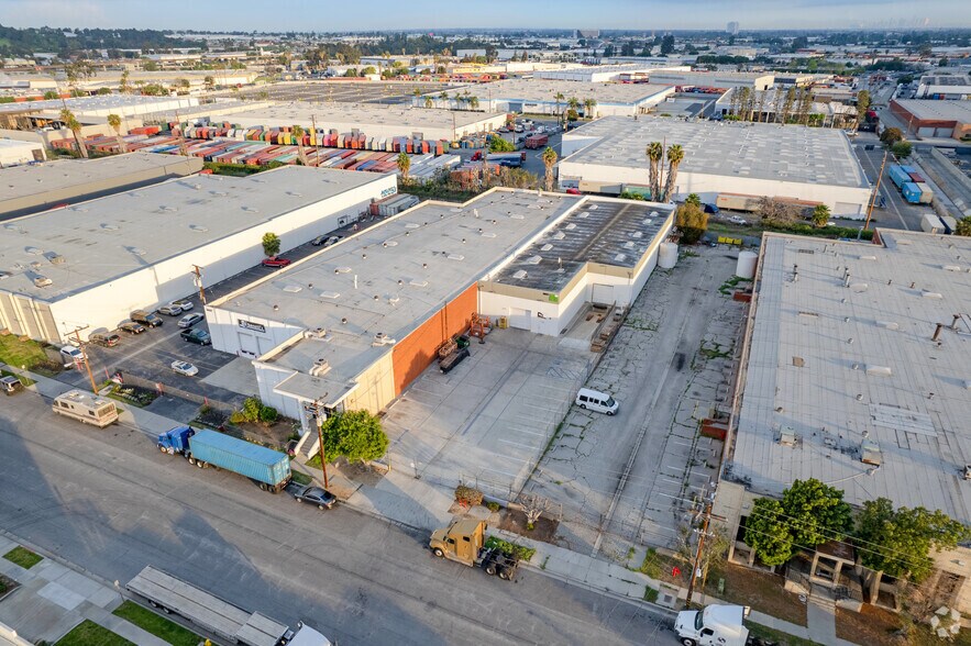 More Photos Of 3051 E Maria St, Rancho Dominguez Warehouse For Lease