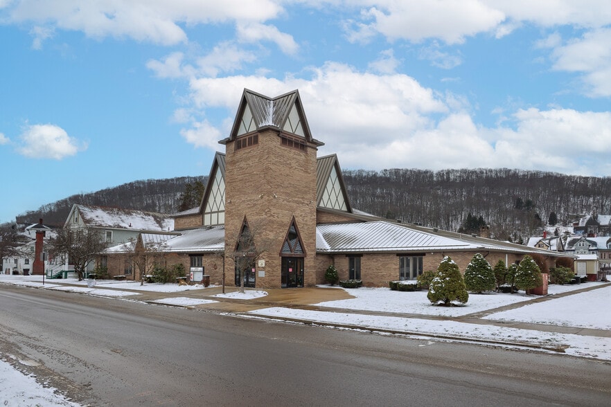 More Photos Of 1135 Buffalo St, Franklin Religious Facility For Sale