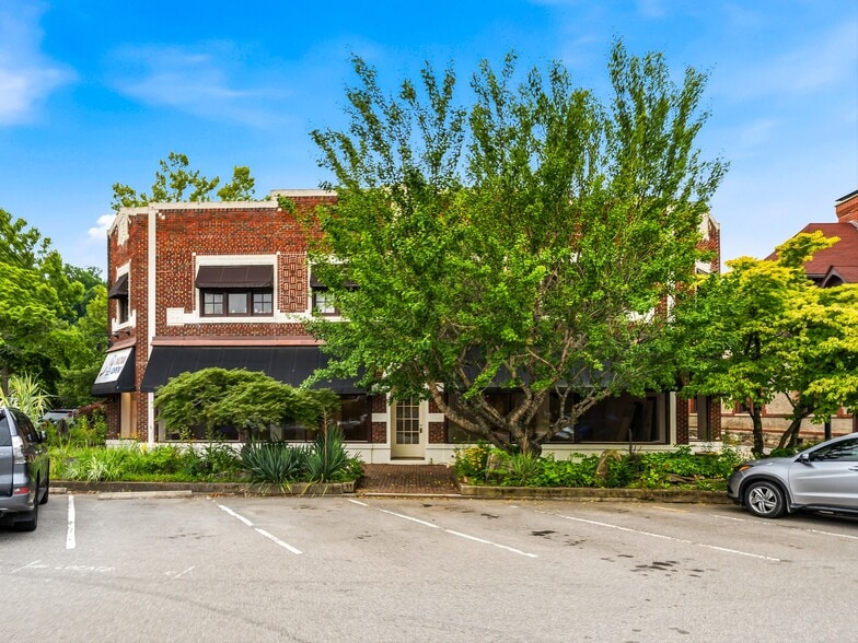 More Photos Of 5 Biltmore Plz, Asheville Storefront For Lease