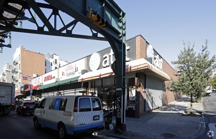 Primary Photo Of 1553-1559 Westchester Ave, Bronx Storefront For Lease
