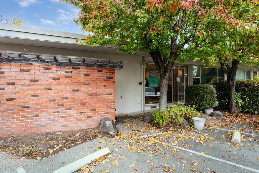 More Photos Of 564 S Dora St, Ukiah Medical For Lease