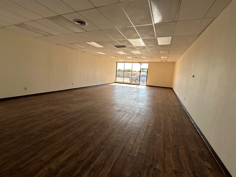 More Photos Of 3410-3454 S Western St, Amarillo Storefront For Lease