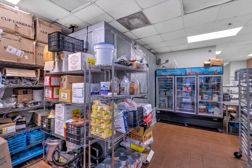 More Photos Of 646 Ne 79th St, Miami Restaurant For Sale