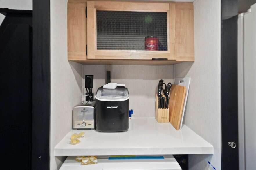 More Photos Of 1845 Oleander, Crystal Beach Trailer Camper Park For Sale