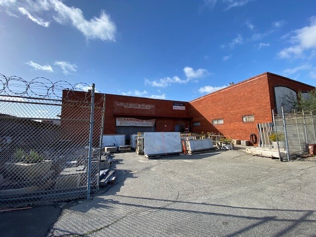 More Photos Of 14455 S Broadway, Gardena Warehouse For Sale