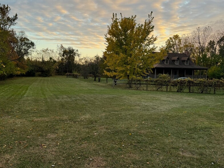 More Photos Of 31W603 Liberty St, Aurora Manufactured Housing Mobile Home Park For Sale