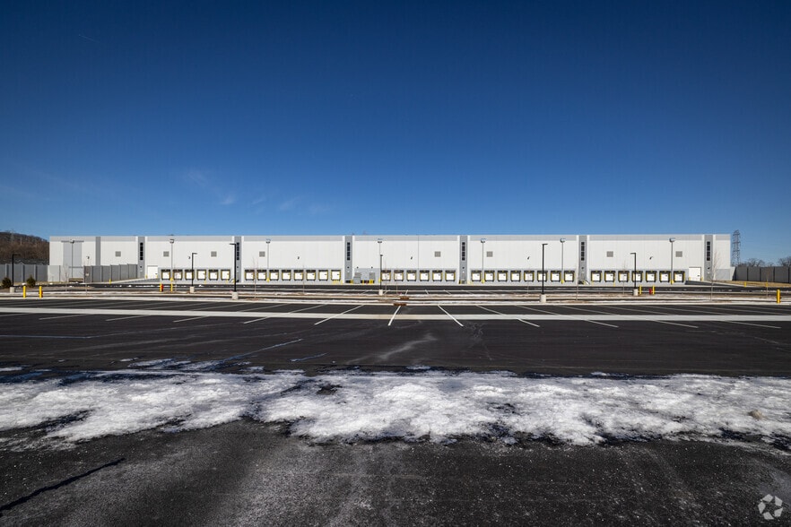 More Photos Of 201 Tabor Rd, Morris Plains Unknown For Lease