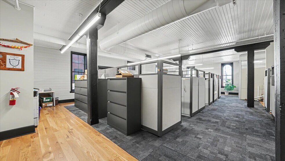 More Photos Of 102 Walnut St, Winona Office Residential For Sale