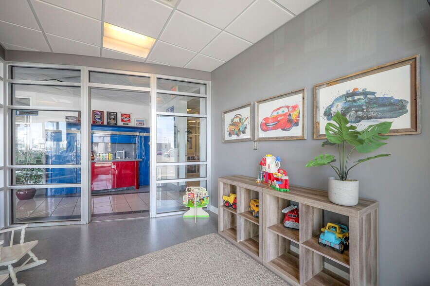 More Photos Of 3921 Frederick Ave, Saint Joseph General Retail For Sale