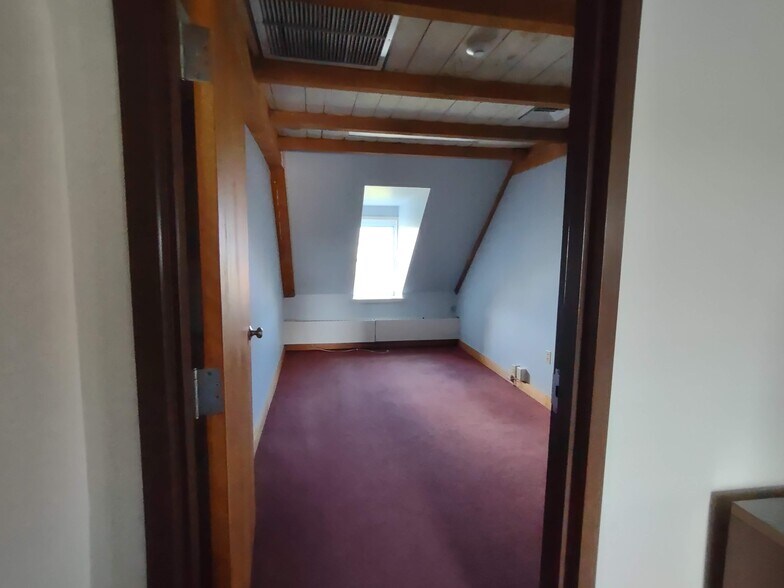 More Photos Of 1 Mill Plz, Laconia Office For Sale