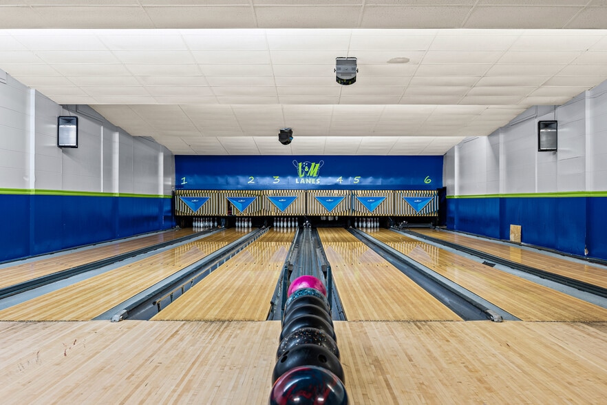 More Photos Of 873 Merchants Rd, Rochester Bowling Alley For Sale
