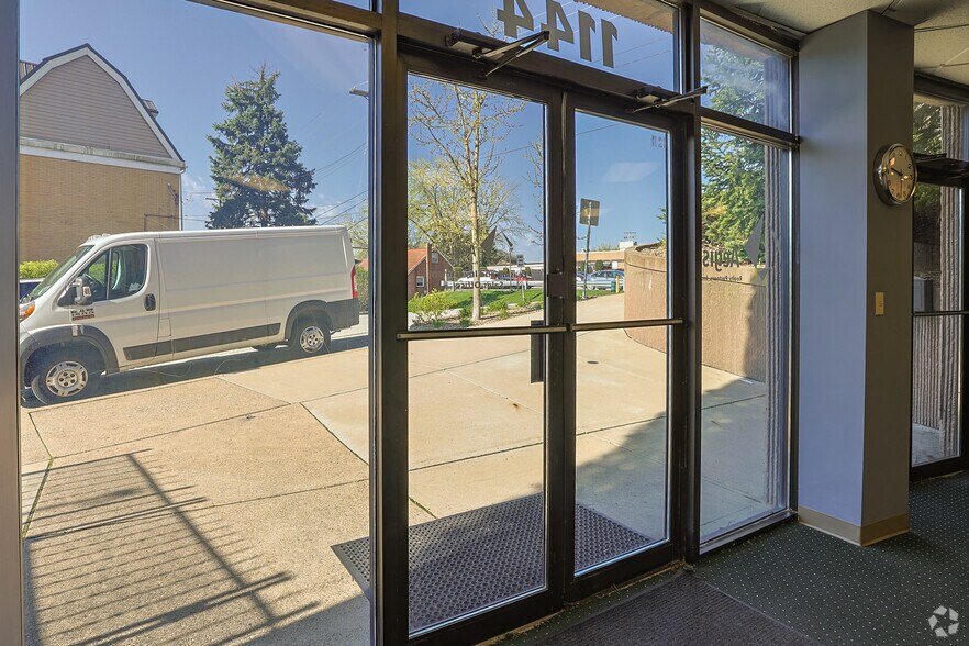More Photos Of 1301 Grandview Ave, Pittsburgh Office For Sale