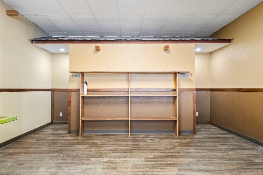 More Photos Of 205 Maple St, Overbrook Mixed Retail For Sale