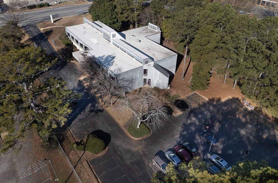 More Photos Of 3516 Covington Hwy, Decatur Office For Sale