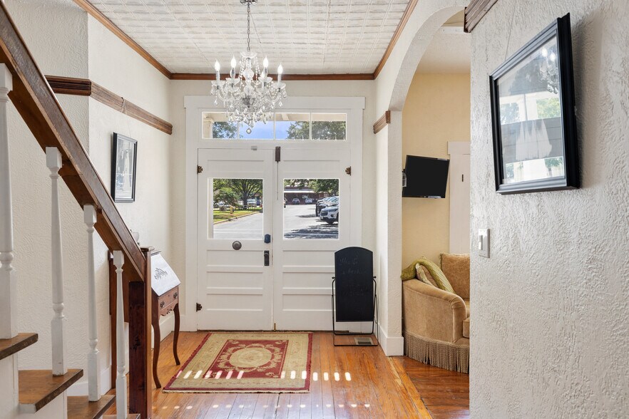 More Photos Of 201 Nugent Ave ave, Johnson City Hotel For Sale