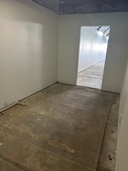 More Photos Of 113 N Main St, Coalgate Storefront Retail Office For Lease