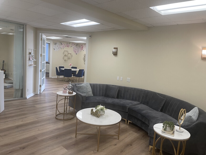 More Photos Of 1101 Dove St, Newport Beach Office For Lease