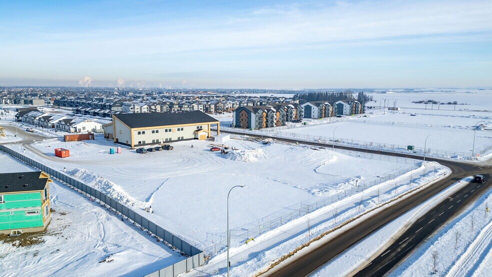 More Photos Of 200 Greenfield link, Fort Saskatchewan Storefront For Lease