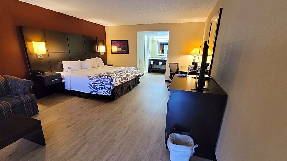 More Photos Of 1800 S Old Decker Rd, Vincennes Hotel For Sale