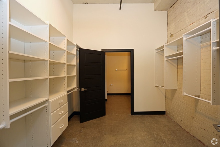 More Photos Of 226 N Water St, Milwaukee Apartments For Sale