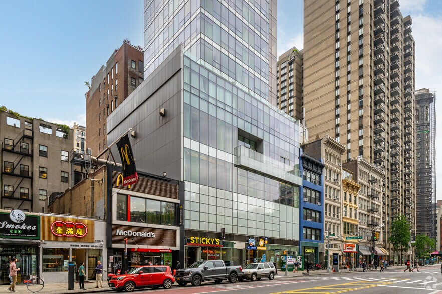 More Photos Of 23 E 22nd St, New York Apartments For Lease