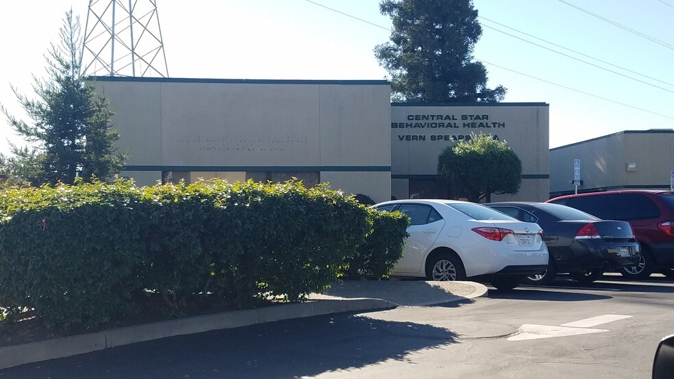 More Photos Of 2020 Standiford Ave, Modesto Office For Lease