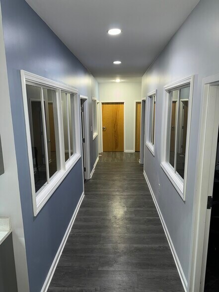 More Photos Of 285 Country Club Dr, Stockbridge Medical For Lease
