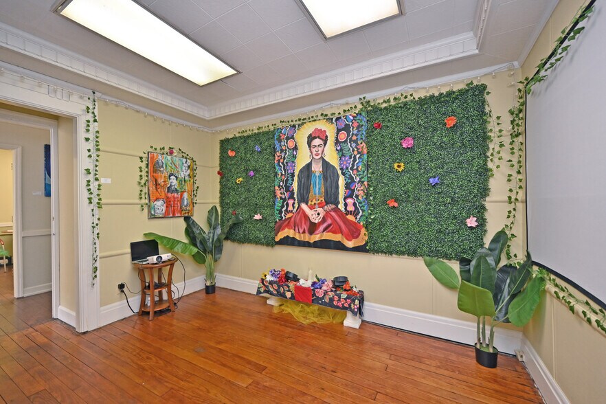 More Photos Of 2025 Dunlap St, Cincinnati Light Manufacturing For Sale