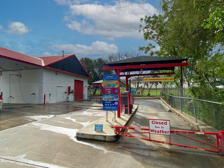 More Photos Of 4950 Evers Rd, San Antonio Carwash For Sale